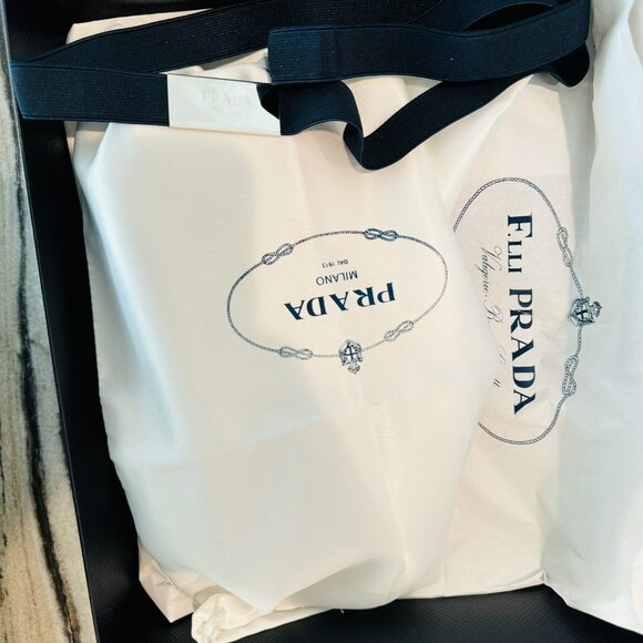 Prada Shoulder Bag (with Crossbody Strap) - Picture 2 of 16